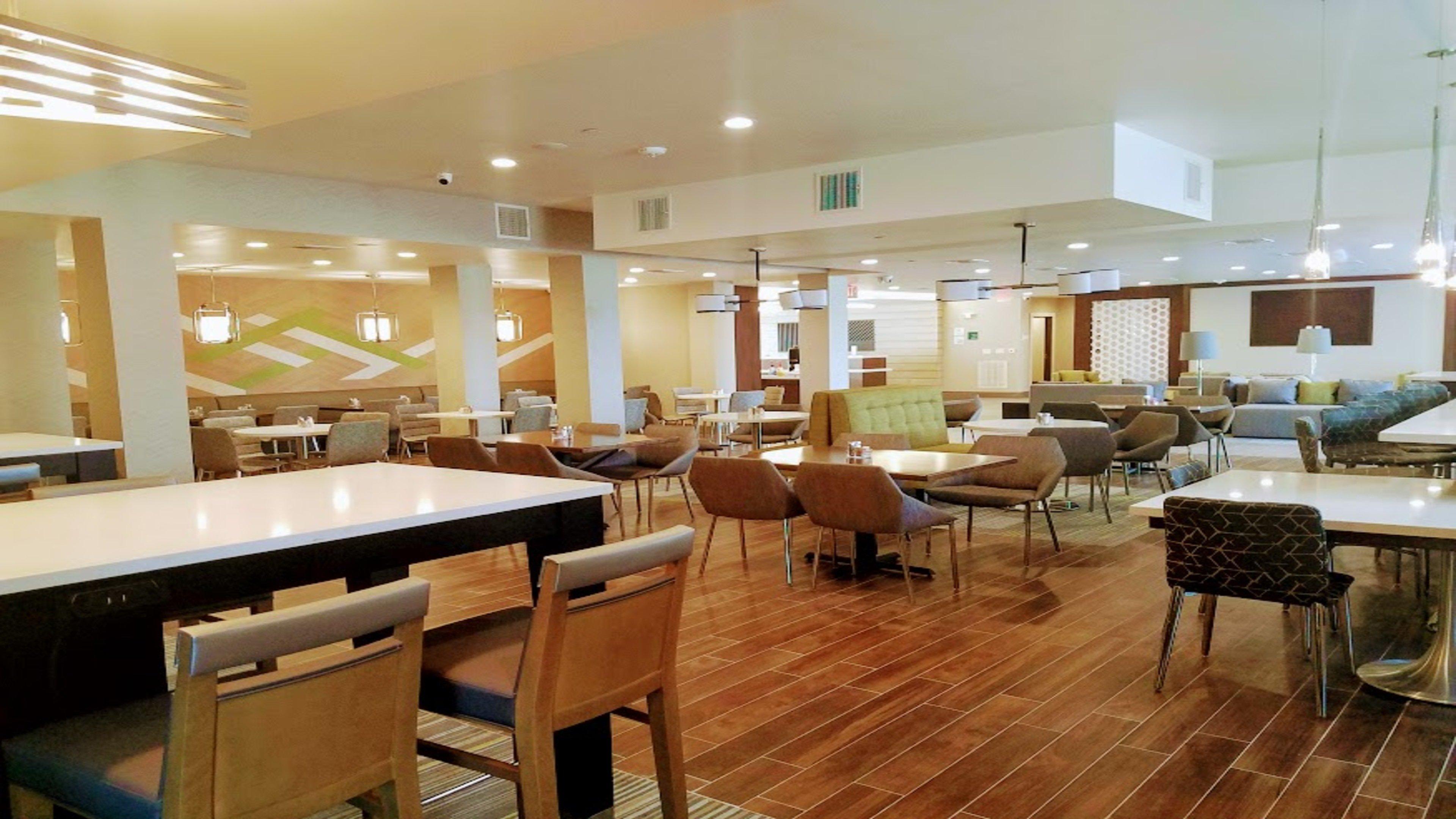 Holiday & Nw - Willowbrook By Ihg Hotel