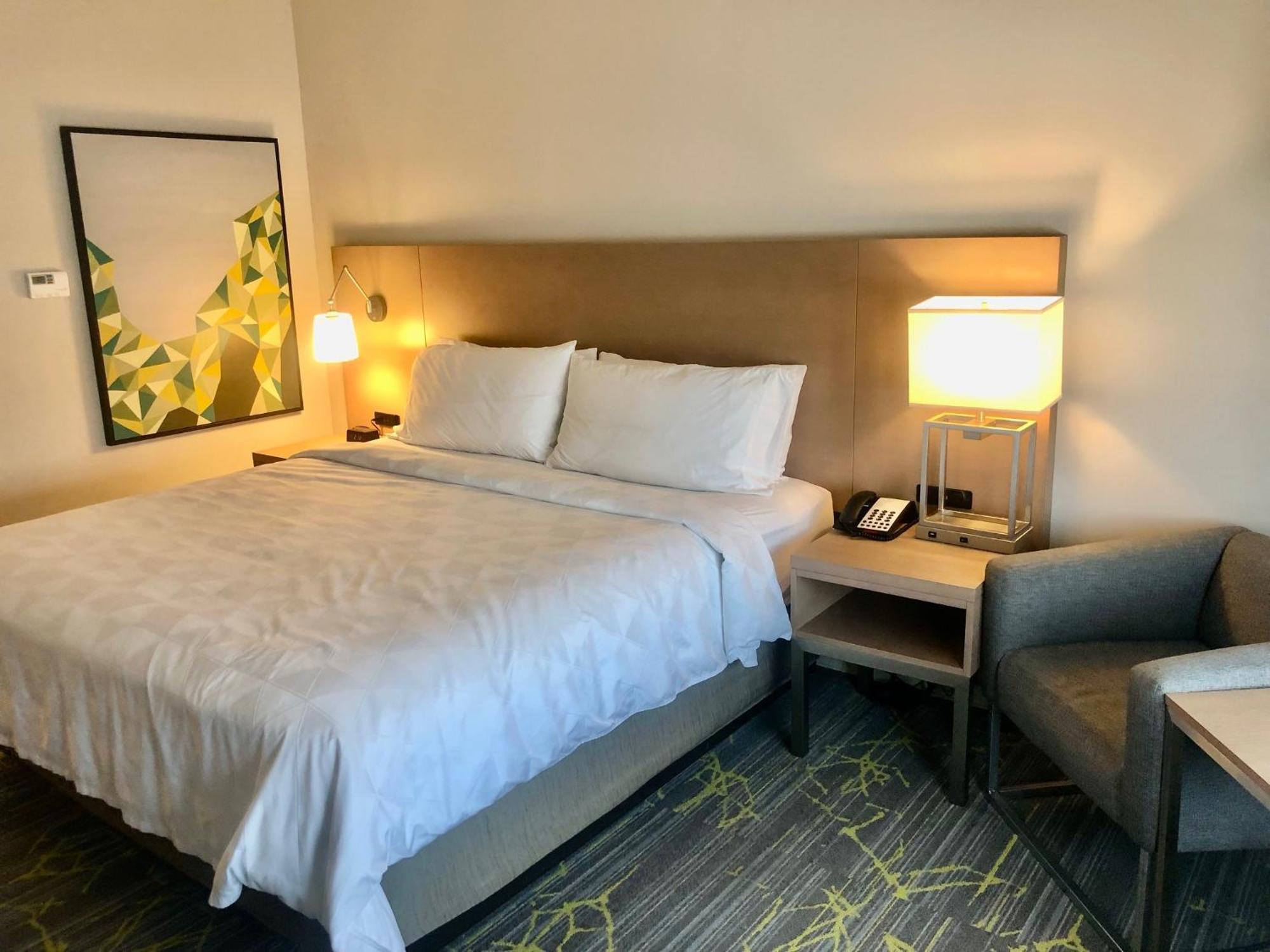 Holiday & Nw - Willowbrook By Ihg Hotel 3*