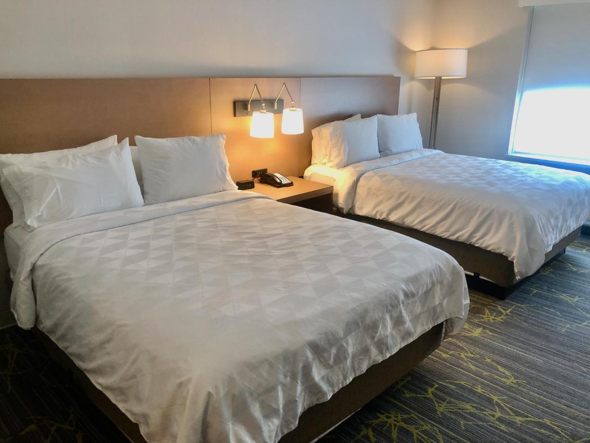 Hotel Holiday & Nw - Willowbrook By Ihg 3*